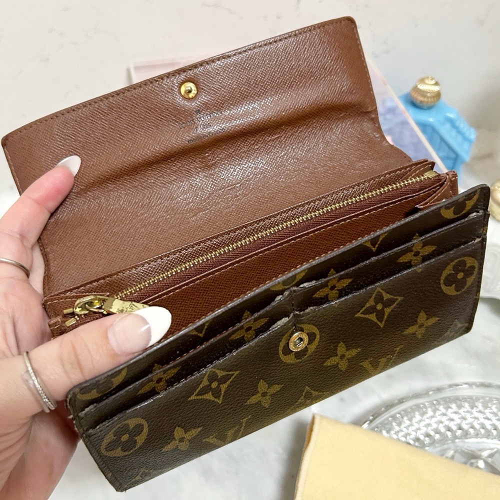 Authentic Louis Vuitton Classic Monogram Vintage Continental Sarah Wallet - Picture 7 of 13